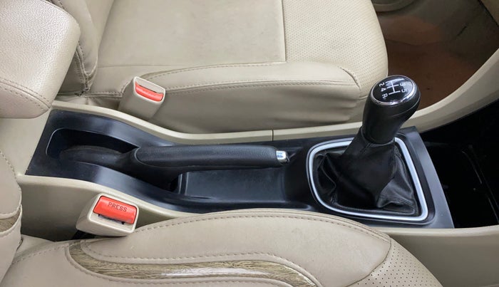 2022 Maruti Ciaz ZETA 1.5 SHVS MT PETROL, Petrol, Manual, 53,025 km, Gear Lever