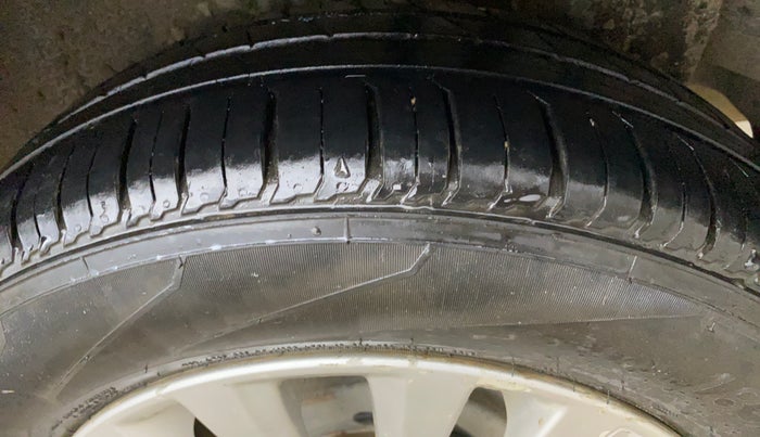 2022 Maruti Ciaz ZETA 1.5 SHVS MT PETROL, Petrol, Manual, 53,025 km, Left Rear Tyre Tread