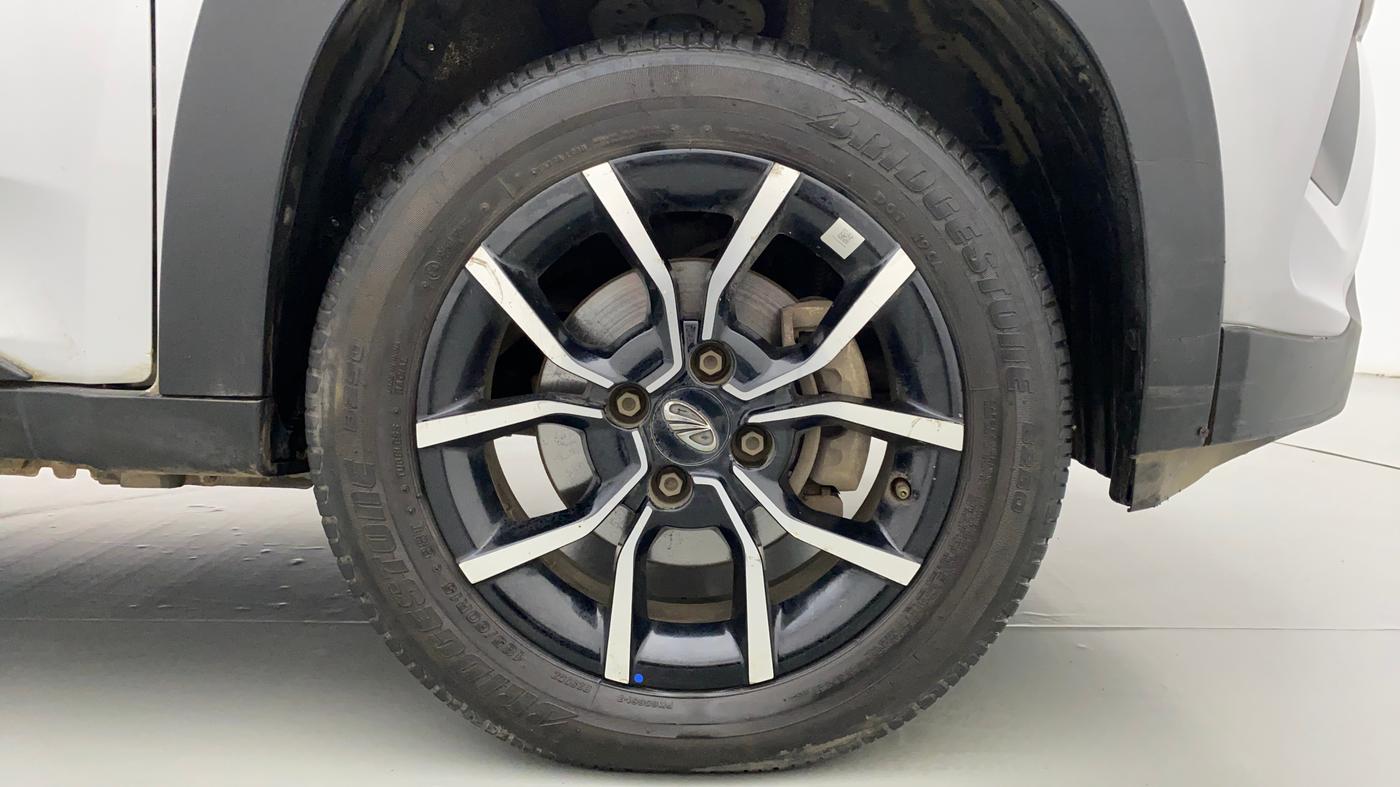 2018 Mahindra KUV 100 NXT K8 6 STR, Petrol, Manual, 35,562 km, Right Front Wheel