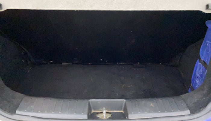 2018 Mahindra KUV 100 NXT K8 6 STR, Petrol, Manual, 35,562 km, Boot Inside