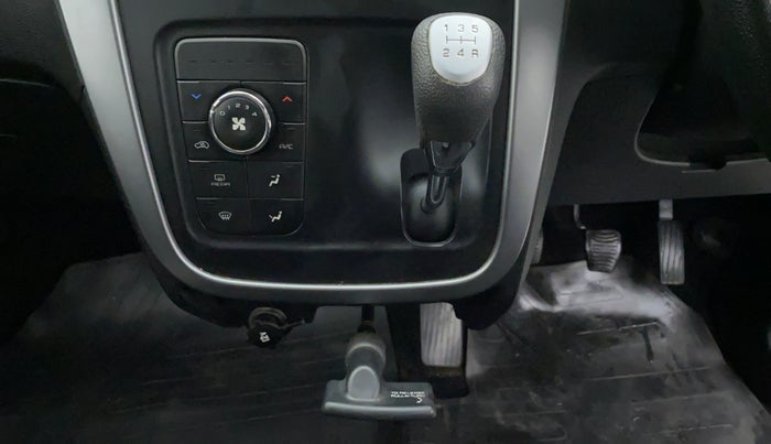 2018 Mahindra KUV 100 NXT K8 6 STR, Petrol, Manual, 35,562 km, Gear Lever