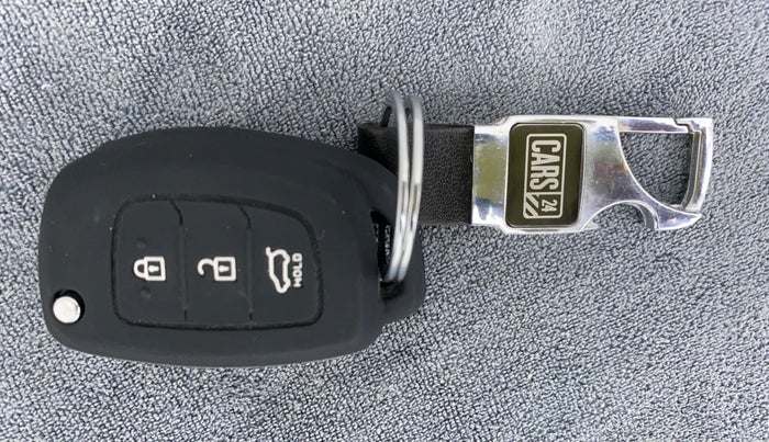 2014 Hyundai Verna FLUIDIC 1.6 VTVT SX AT, Petrol, Automatic, 42,047 km, Key Close Up