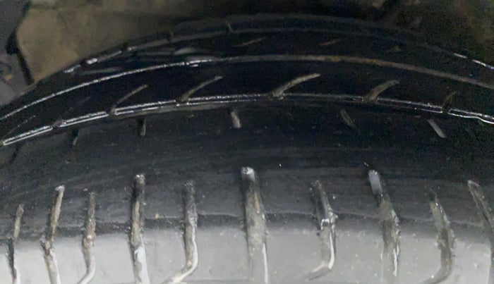 2014 Hyundai Verna FLUIDIC 1.6 VTVT SX AT, Petrol, Automatic, 42,047 km, Left Front Tyre Tread