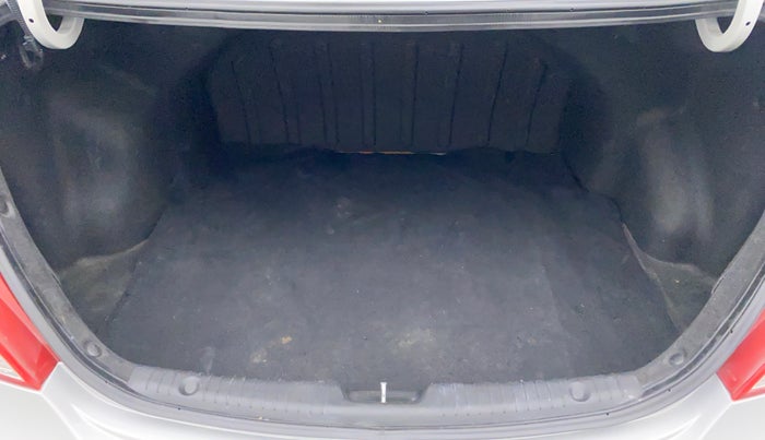 2014 Hyundai Verna FLUIDIC 1.6 VTVT SX AT, Petrol, Automatic, 42,047 km, Boot Inside