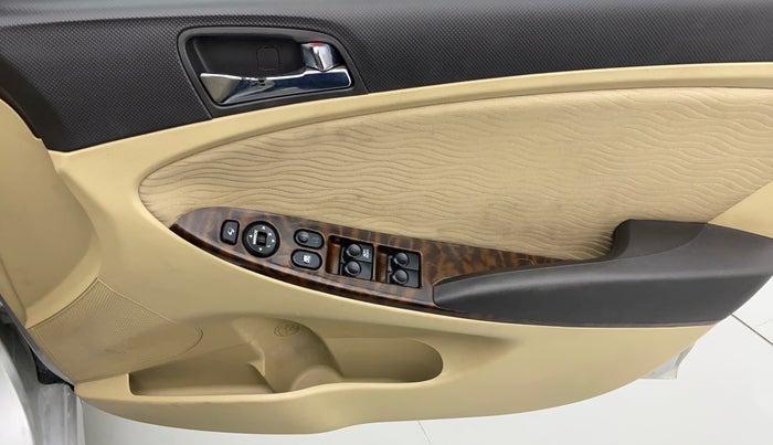 2014 Hyundai Verna FLUIDIC 1.6 VTVT SX AT, Petrol, Automatic, 42,047 km, Driver Side Door Panels Control