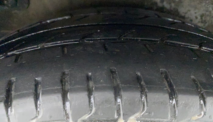 2014 Hyundai Verna FLUIDIC 1.6 VTVT SX AT, Petrol, Automatic, 42,047 km, Right Rear Tyre Tread