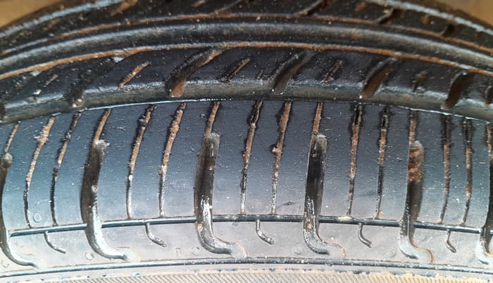 2016 Renault Kwid RXL, Petrol, Manual, 65,081 km, Left Front Tyre Tread