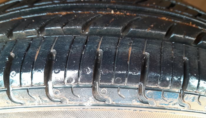 2016 Renault Kwid RXL, Petrol, Manual, 65,081 km, Right Front Tyre Tread