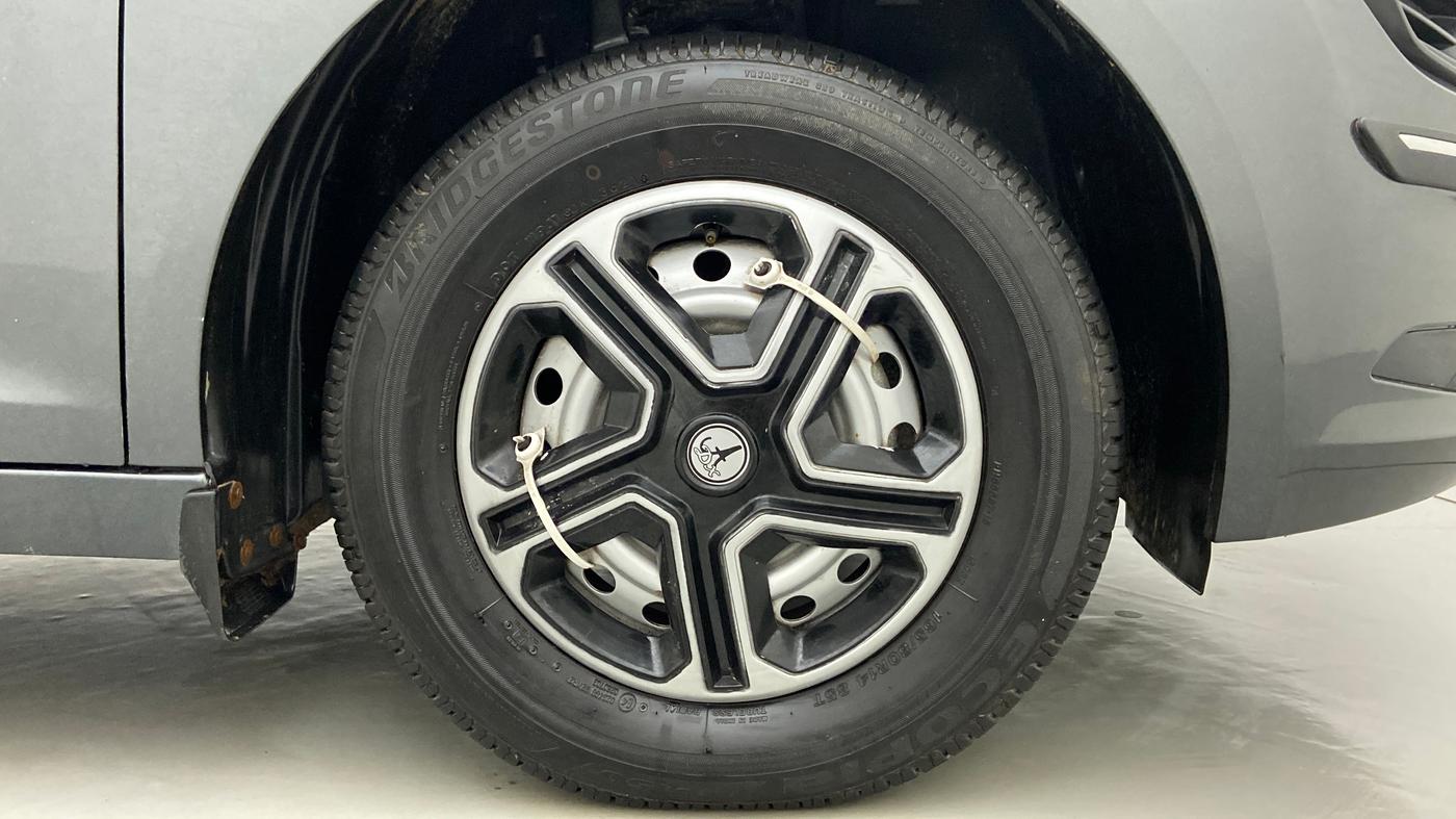 2021 Tata ALTROZ XE 1.2, Petrol, Manual, 1,253 km, Right Front Wheel