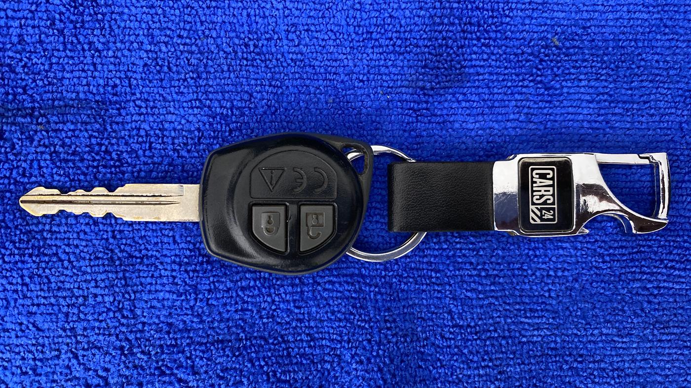2020 Maruti Swift VXI, Petrol, Manual, 57,349 km, Key Close Up