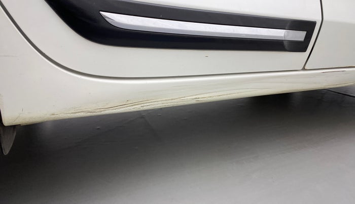 2020 Maruti Swift VXI, Petrol, Manual, 57,349 km, Right running board - Minor scratches