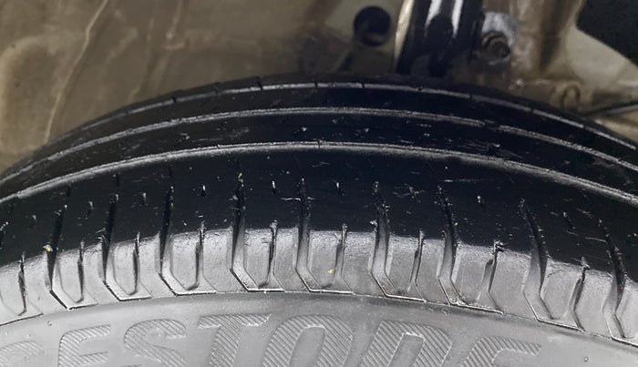 2020 Maruti Swift VXI, Petrol, Manual, 57,349 km, Right Front Tyre Tread