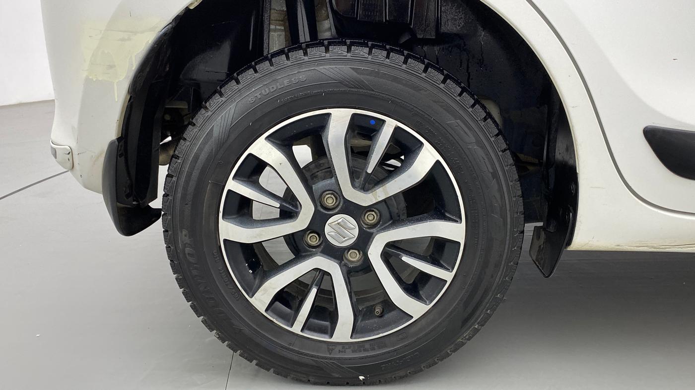2020 Maruti Swift VXI, Petrol, Manual, 57,349 km, Right Rear Wheel