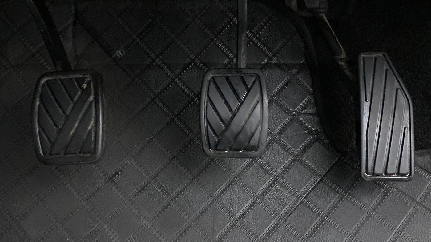 2020 Maruti Swift VXI, Petrol, Manual, 57,349 km, Pedals