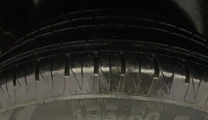 2016 Volkswagen Ameo HIGHLINE1.2L, Petrol, Manual, 68,683 km, Right Rear Tyre Tread