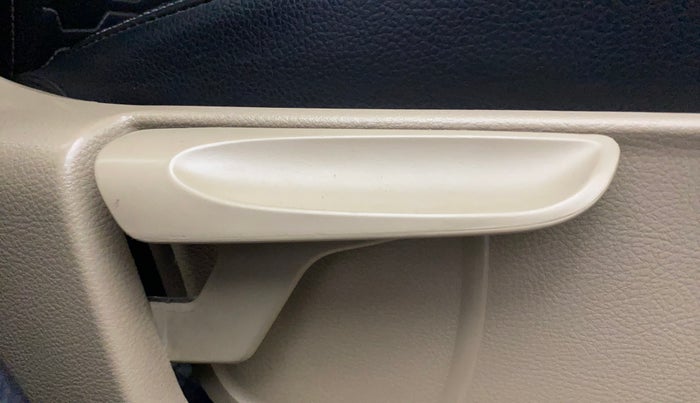 2016 Volkswagen Ameo HIGHLINE1.2L, Petrol, Manual, 68,683 km, Driver Side Adjustment Panel