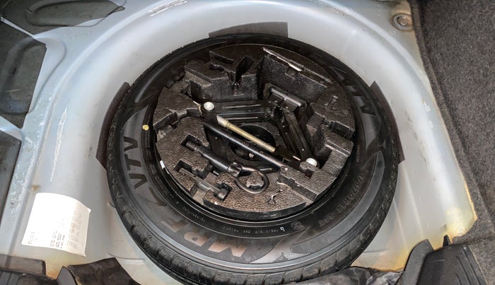 2016 Volkswagen Ameo HIGHLINE1.2L, Petrol, Manual, 68,683 km, Spare Tyre