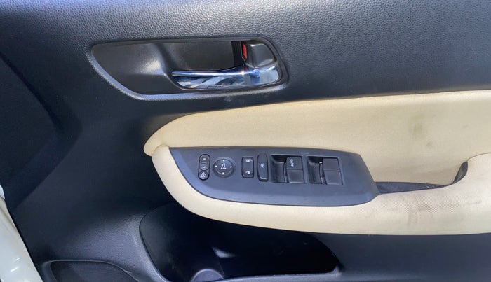 2024 Honda City 1.5L I-VTEC V, Petrol, Manual, 28,986 km, Driver Side Door Panels Control