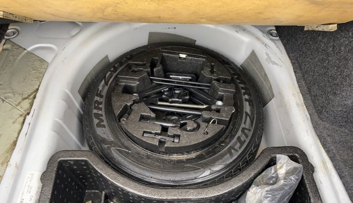 2019 Skoda Rapid STYLE 1.6 MPI AT, Petrol, Automatic, 49,097 km, Spare Tyre