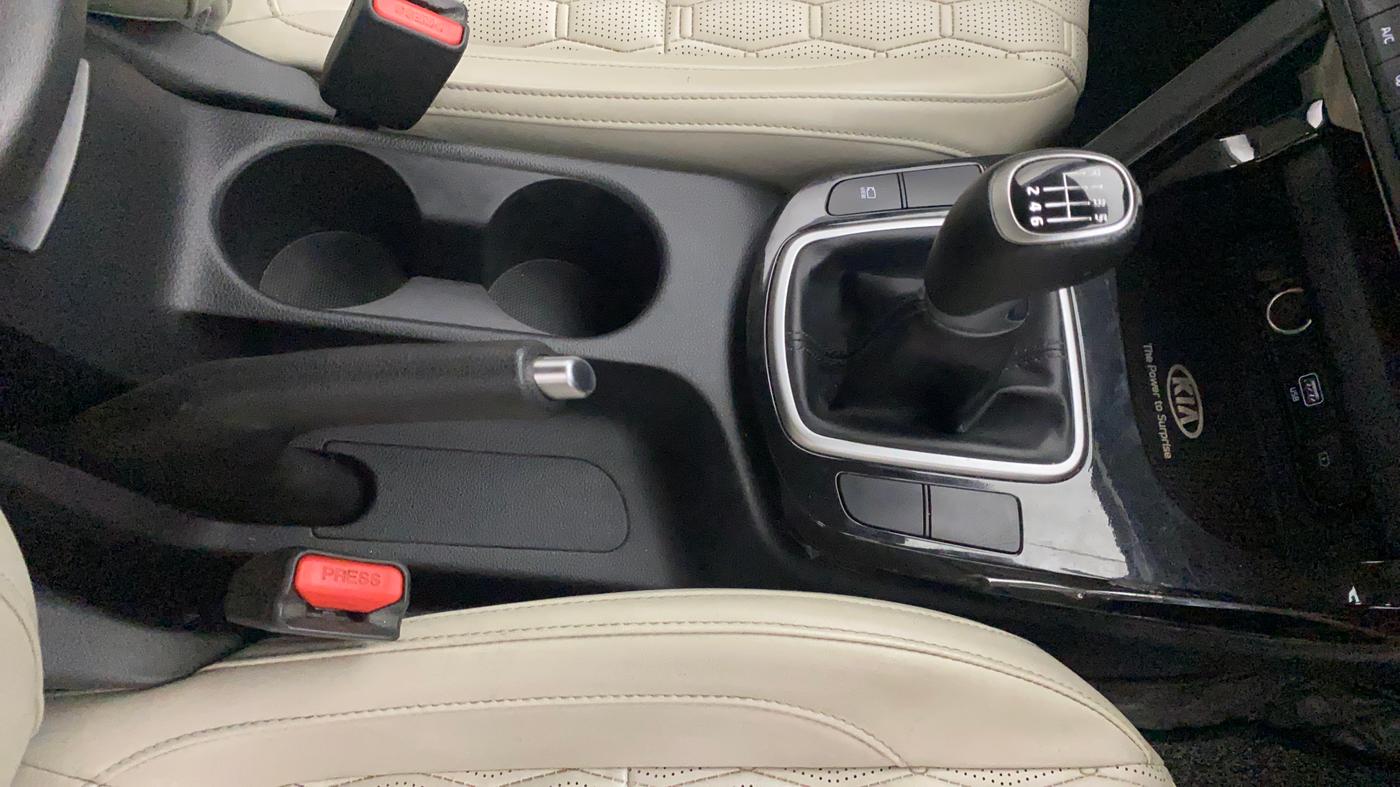 2019 KIA SELTOS HTX 1.5 PETROL, Petrol, Manual, 71,857 km, Gear Lever