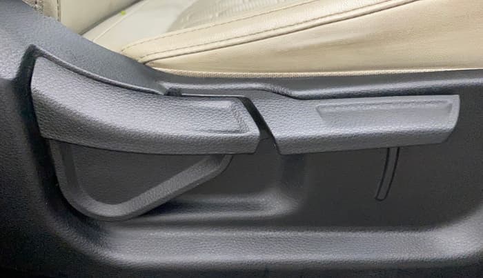 2019 KIA SELTOS HTX 1.5 PETROL, Petrol, Manual, 71,857 km, Driver Side Adjustment Panel