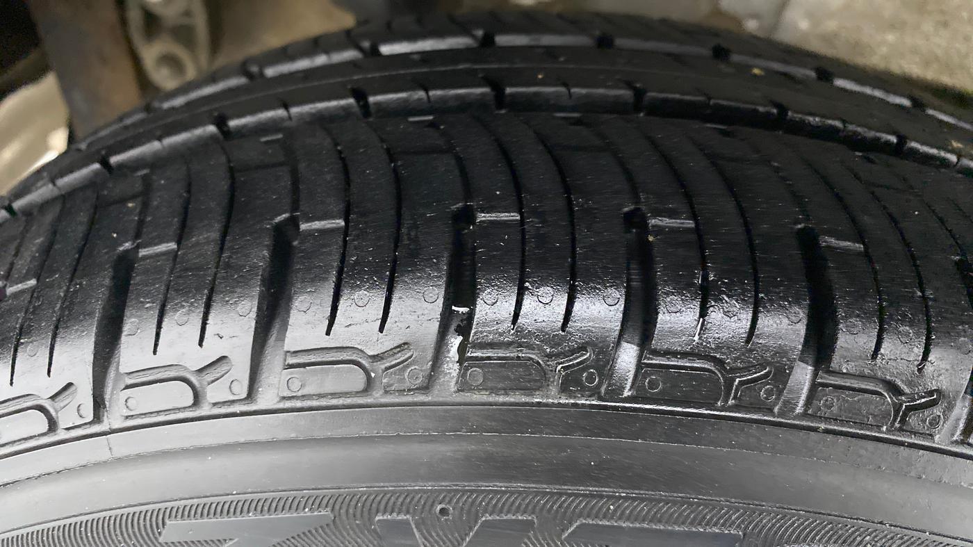 2018 Mahindra KUV 100 NXT K2 P 6 STR, Petrol, Manual, 40,830 km, Right Rear Tyre Tread