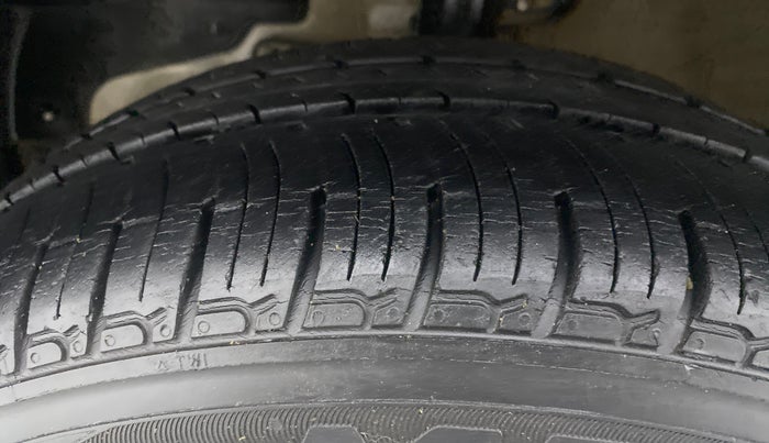 2018 Mahindra KUV 100 NXT K2 P 6 STR, Petrol, Manual, 40,830 km, Left Front Tyre Tread