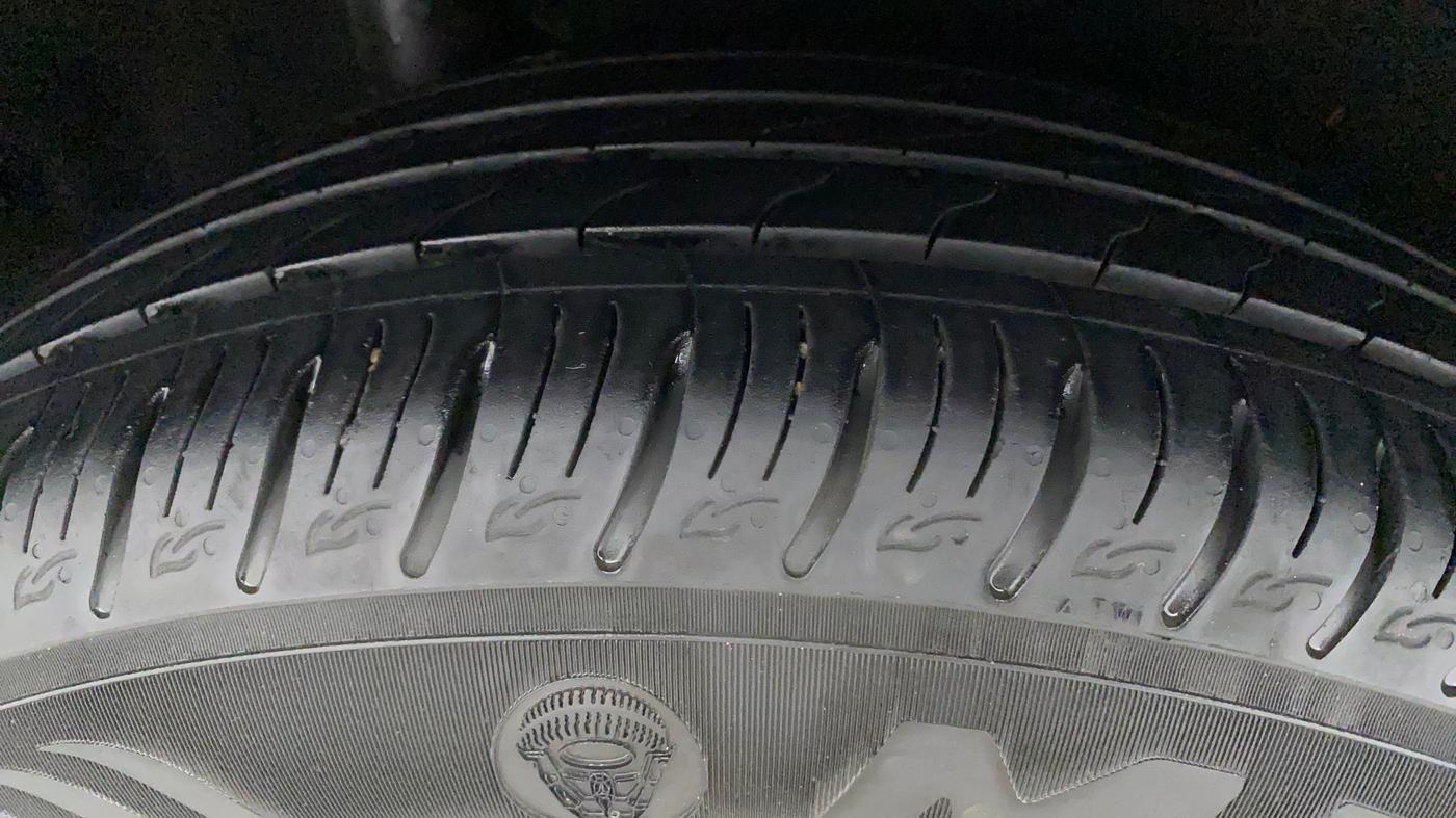 2016 Maruti Vitara Brezza ZDI, Diesel, Manual, 92,357 km, Right Rear Tyre Tread