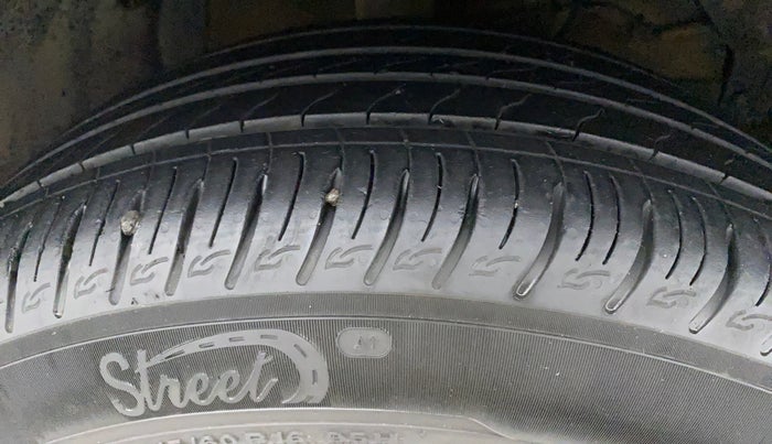 2016 Maruti Vitara Brezza ZDI, Diesel, Manual, 92,357 km, Right Front Tyre Tread