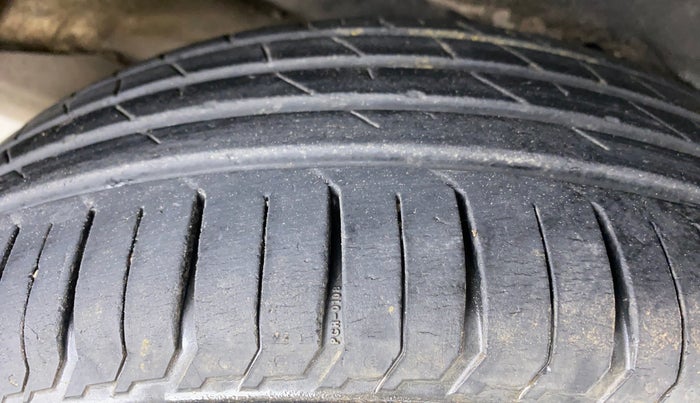 2012 Toyota Corolla Altis G AT, Petrol, Automatic, 91,323 km, Right Rear Tyre Tread