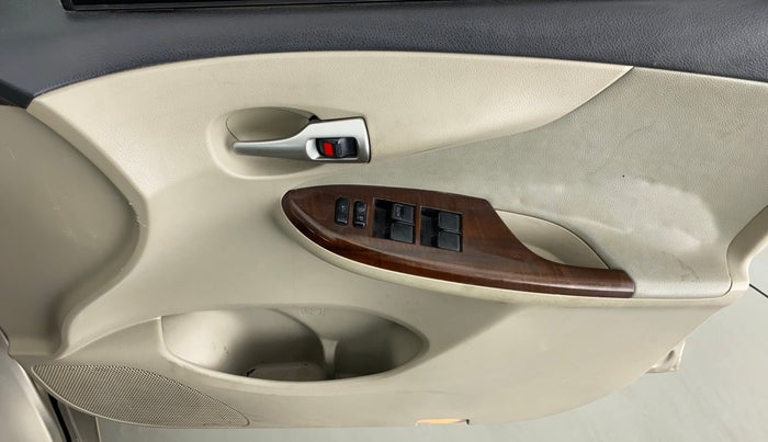 2012 Toyota Corolla Altis G AT, Petrol, Automatic, 91,323 km, Driver Side Door Panels Control