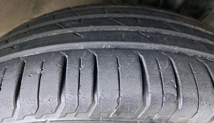 2012 Toyota Corolla Altis G AT, Petrol, Automatic, 91,323 km, Right Front Tyre Tread