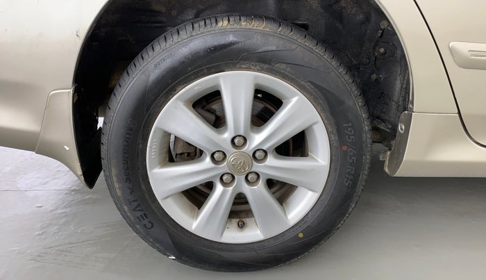 2012 Toyota Corolla Altis G AT, Petrol, Automatic, 91,323 km, Right Rear Wheel