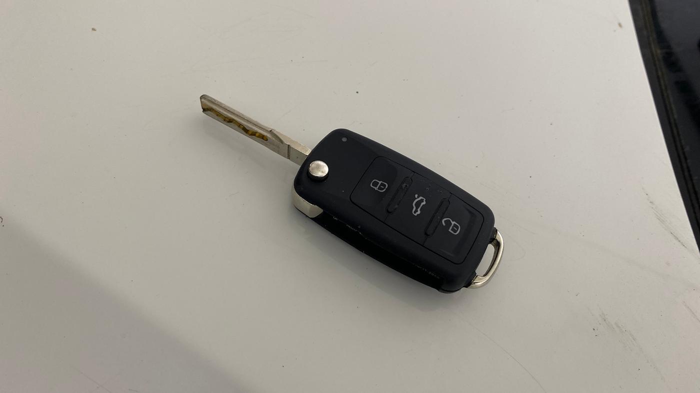2016 Volkswagen Ameo HIGHLINE1.2L, Petrol, Manual, 98,069 km, Key Close Up