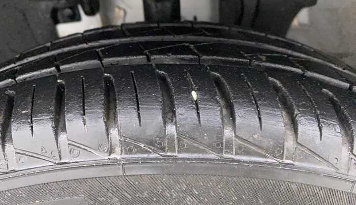 2021 Renault Kwid RXL, Petrol, Manual, 7,847 km, Left Front Tyre Tread