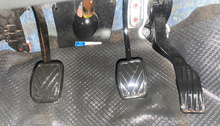 2017 Maruti Swift VXI, Petrol, Manual, 57,767 km, Pedals