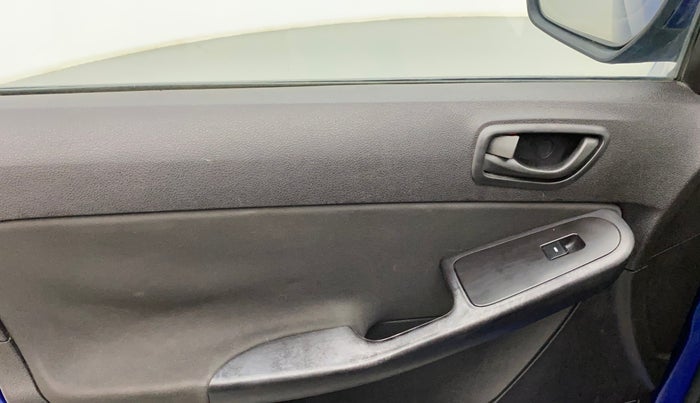 2015 Tata Zest XMA F-TRONIC DIESEL, Diesel, Automatic, 1,16,242 km, Left front window switch / handle - Switch/handle not functional