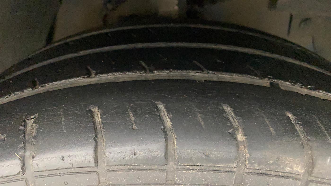 2015 Tata Zest XMA F-TRONIC DIESEL, Diesel, Automatic, 1,16,242 km, Right Front Tyre Tread