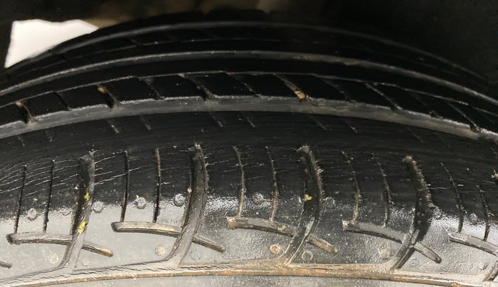 2016 Maruti Baleno DELTA 1.2 K12, Petrol, Manual, 31,204 km, Right Rear Tyre Tread