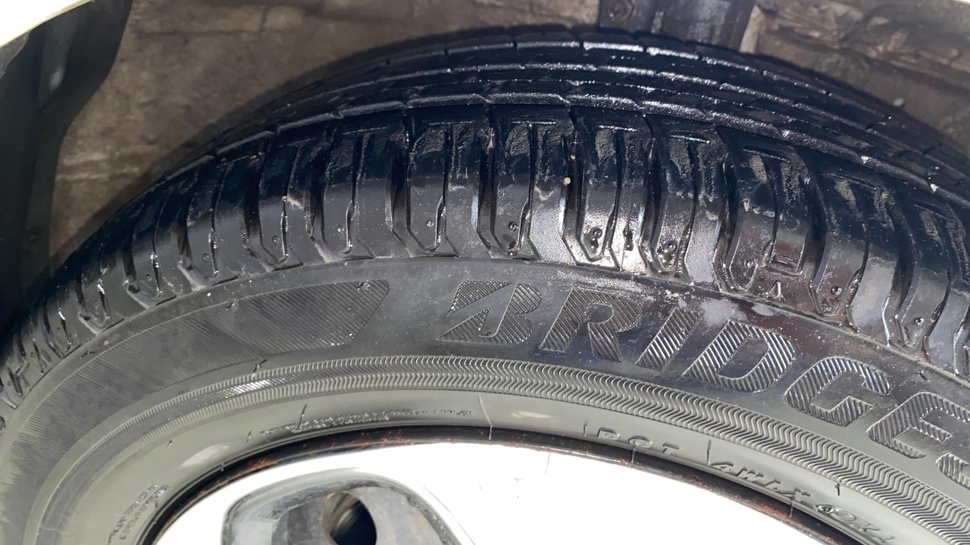 2015 Maruti Ertiga VXI, Petrol, Manual, 46,366 km, Right Front Tyre Tread