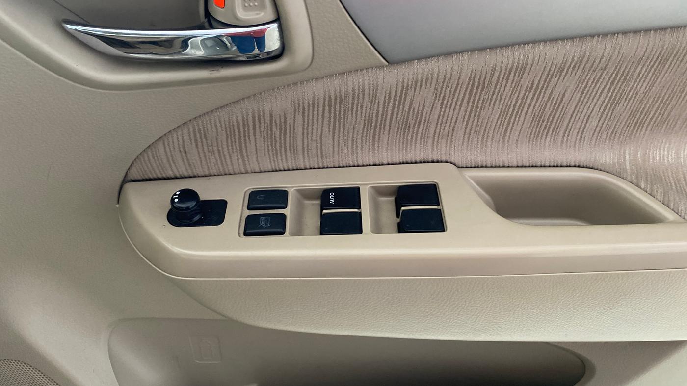 2015 Maruti Ertiga VXI, Petrol, Manual, 46,366 km, Driver Side Door Panels Control