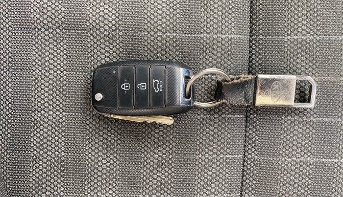 2021 KIA SONET HTK PLUS 1.5, Diesel, Manual, 32,828 km, Key Close Up