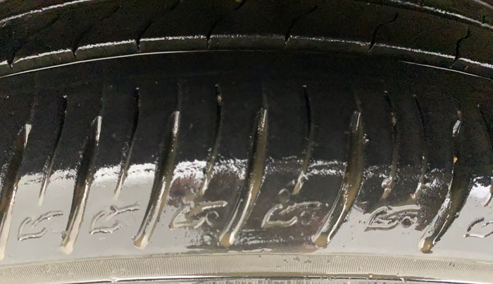 2021 KIA SONET HTK PLUS 1.5, Diesel, Manual, 32,828 km, Right Rear Tyre Tread