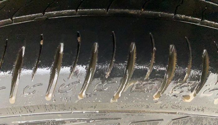 2021 KIA SONET HTK PLUS 1.5, Diesel, Manual, 32,828 km, Left Rear Tyre Tread