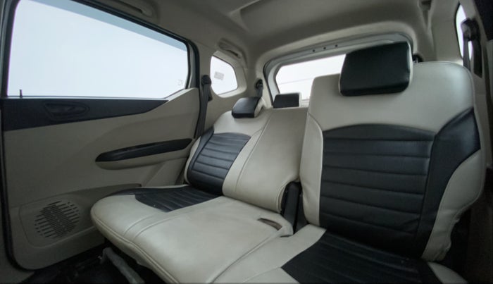 2022 Renault TRIBER RXT, Petrol, Manual, 39,317 km, Reclining Back Row Seats