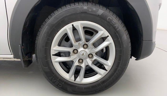 2022 Renault TRIBER RXT, Petrol, Manual, 39,317 km, Right Front Wheel