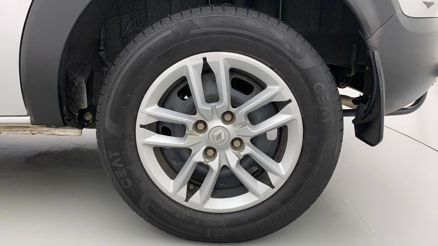 2022 Renault TRIBER RXT, Petrol, Manual, 39,317 km, Left Rear Wheel