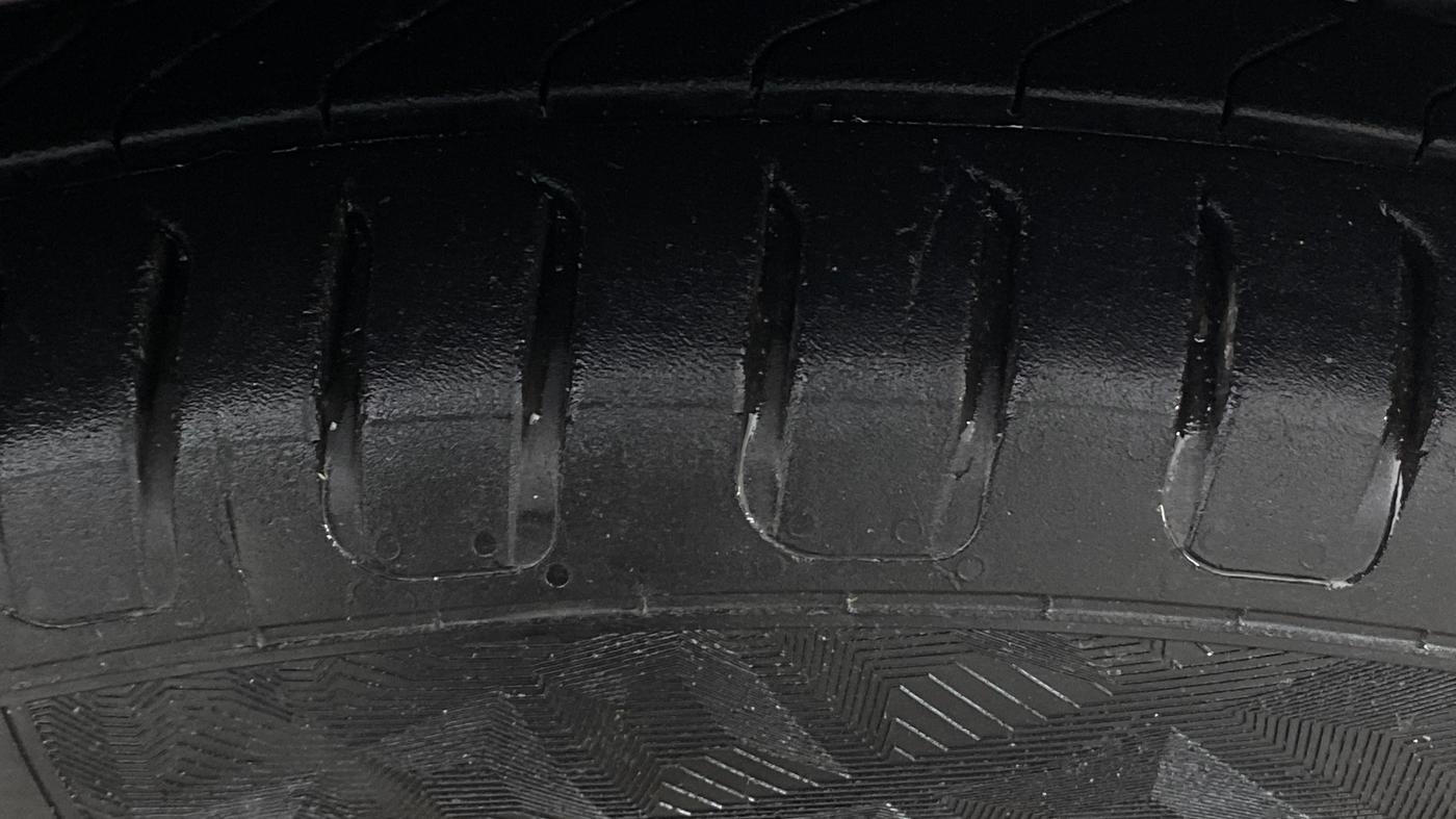 2018 Maruti Swift ZXI AMT, Petrol, Automatic, 73,679 km, Right Front Tyre Tread