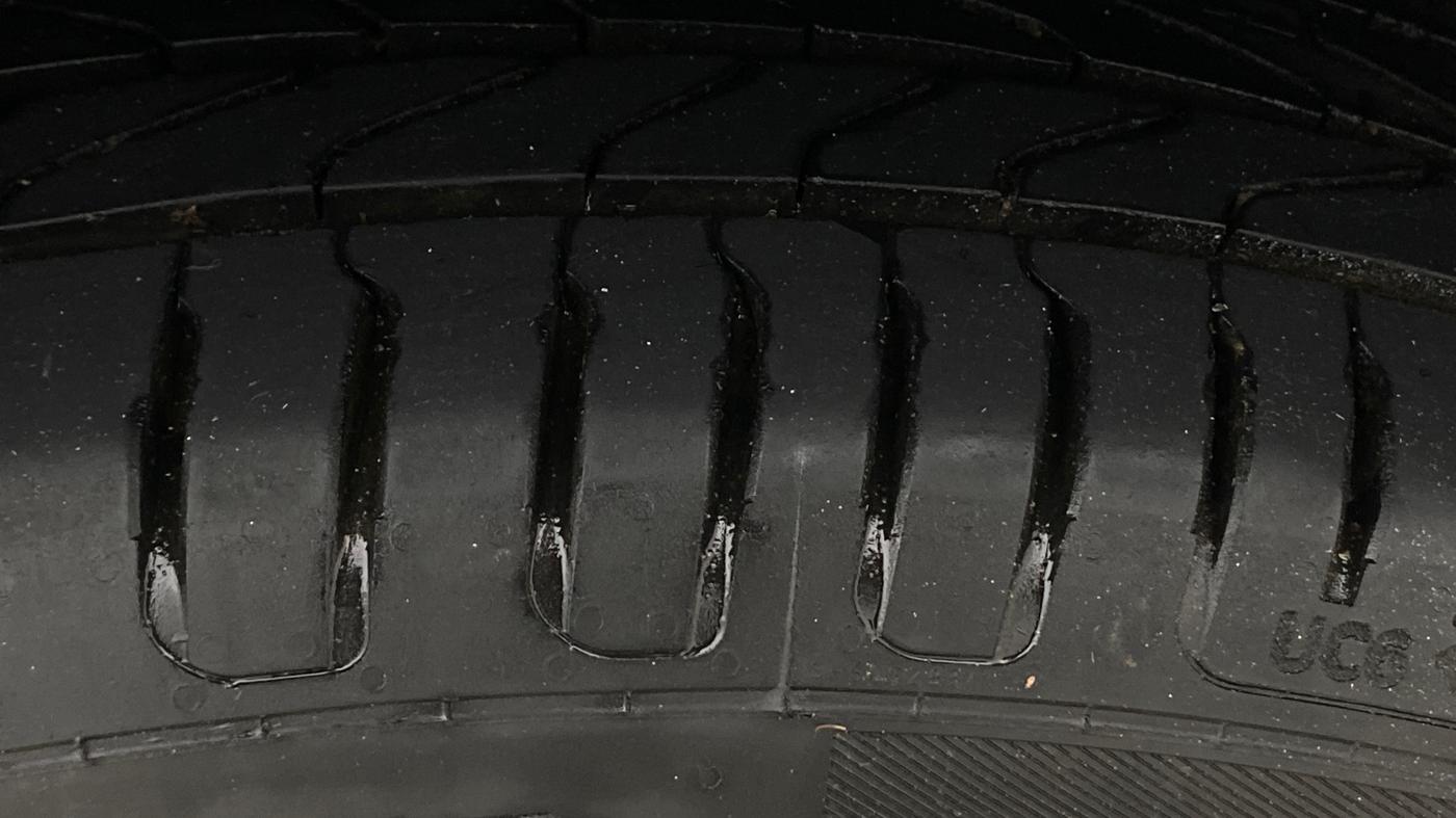 2018 Maruti Swift ZXI AMT, Petrol, Automatic, 73,679 km, Left Rear Tyre Tread