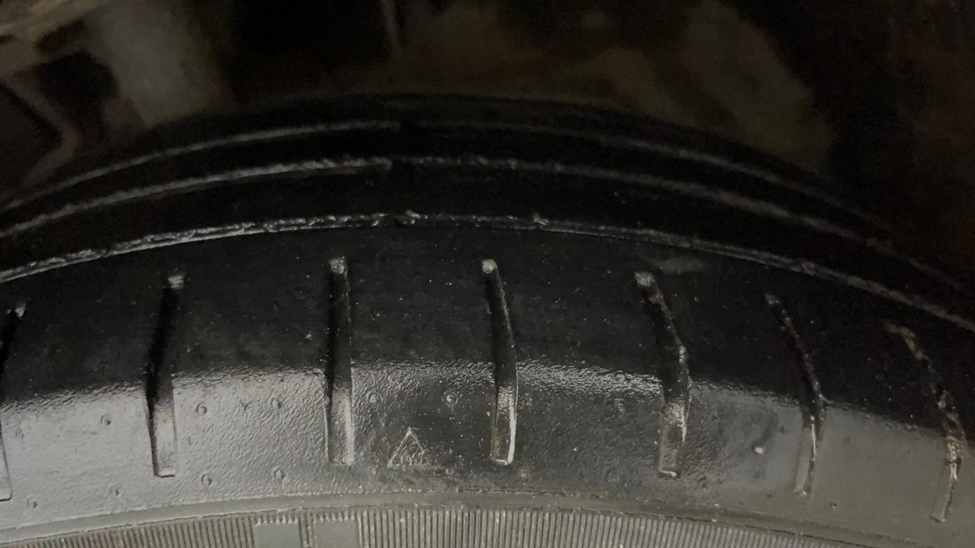 2020 Toyota Glanza V, Petrol, Manual, 63,580 km, Left Front Tyre Tread